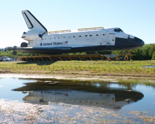 Atlantis on the way home to the Visitor's Complex Atlantis on the way home to the Visitor's Complex